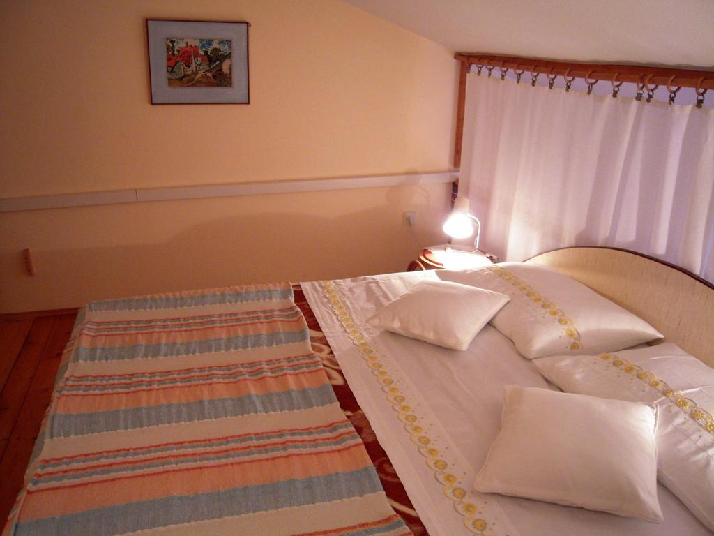 Apartments Ljuba I Mare Malinska Zewnętrze zdjęcie