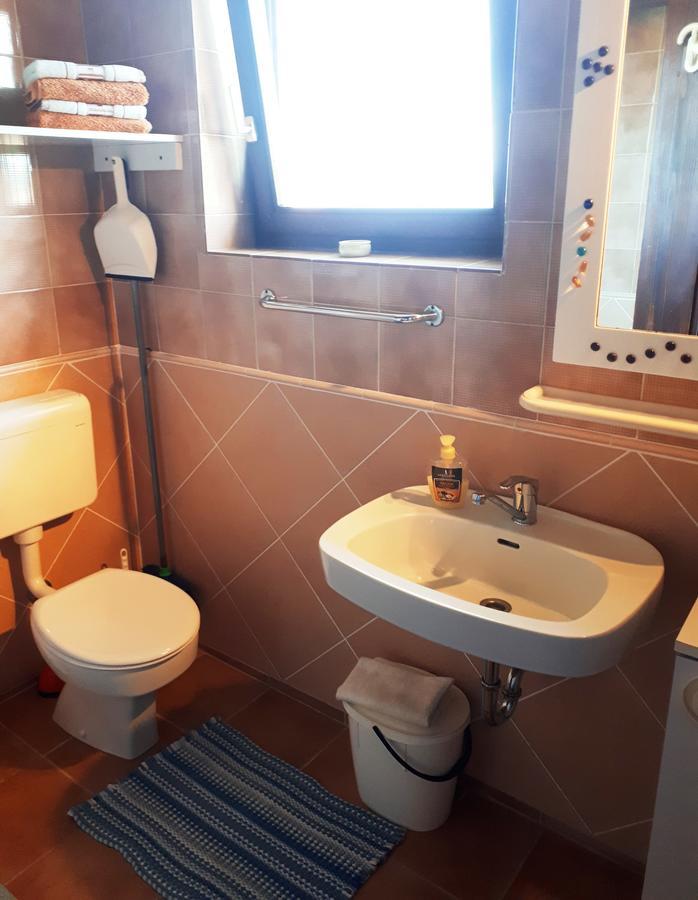 Apartments Ljuba I Mare Malinska Zewnętrze zdjęcie